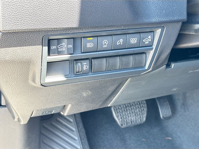 Vehicle image 25 of 39