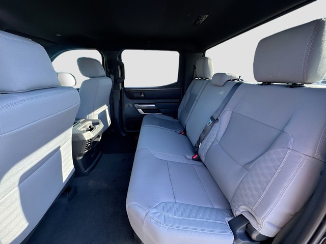 Vehicle image 29 of 37