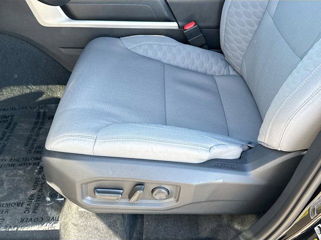 Vehicle image 26 of 37