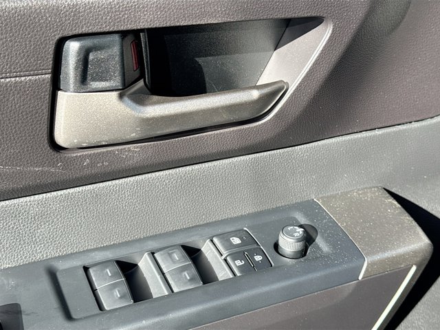 Vehicle image 23 of 37