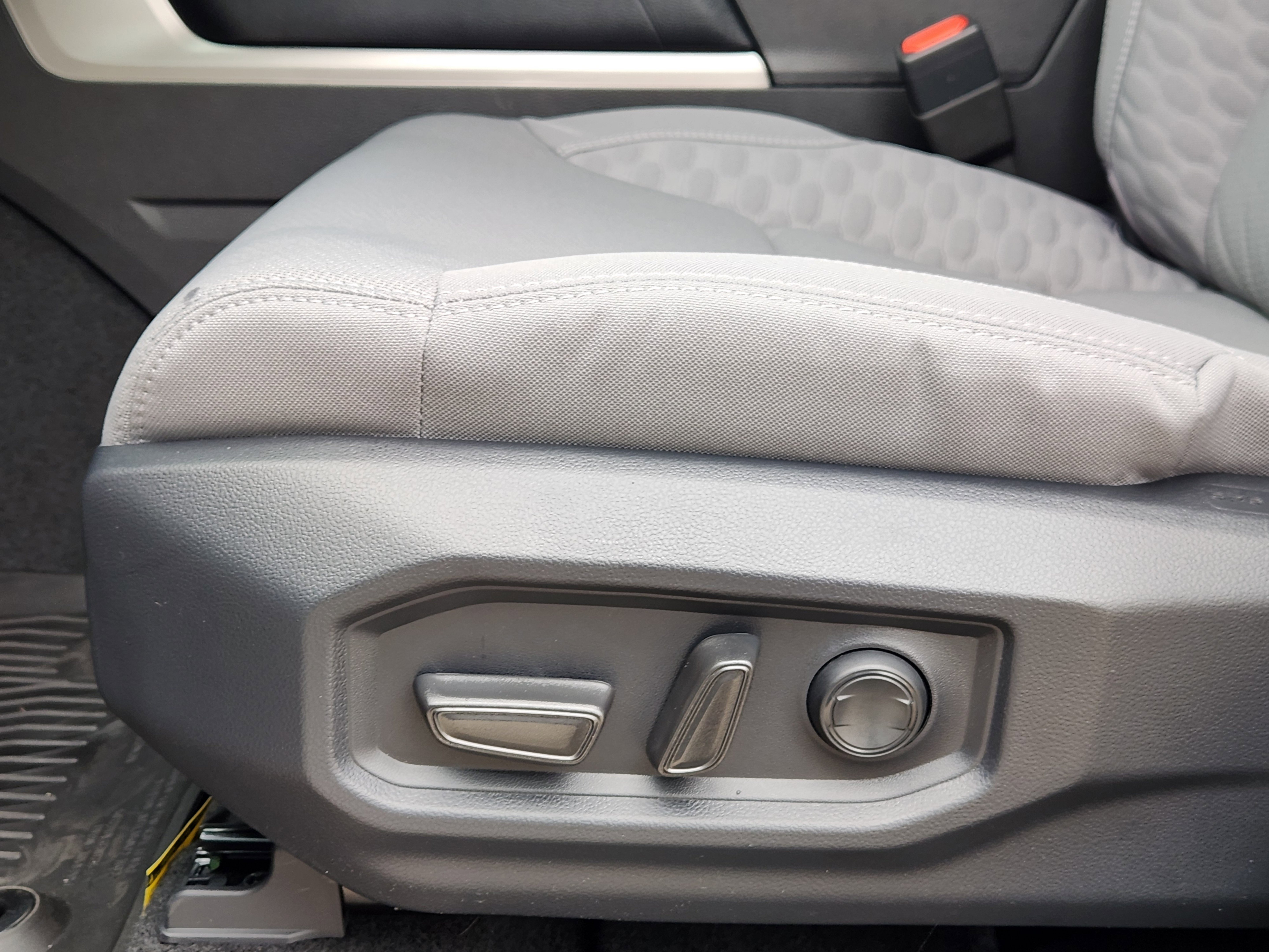 Vehicle image 19 of 24
