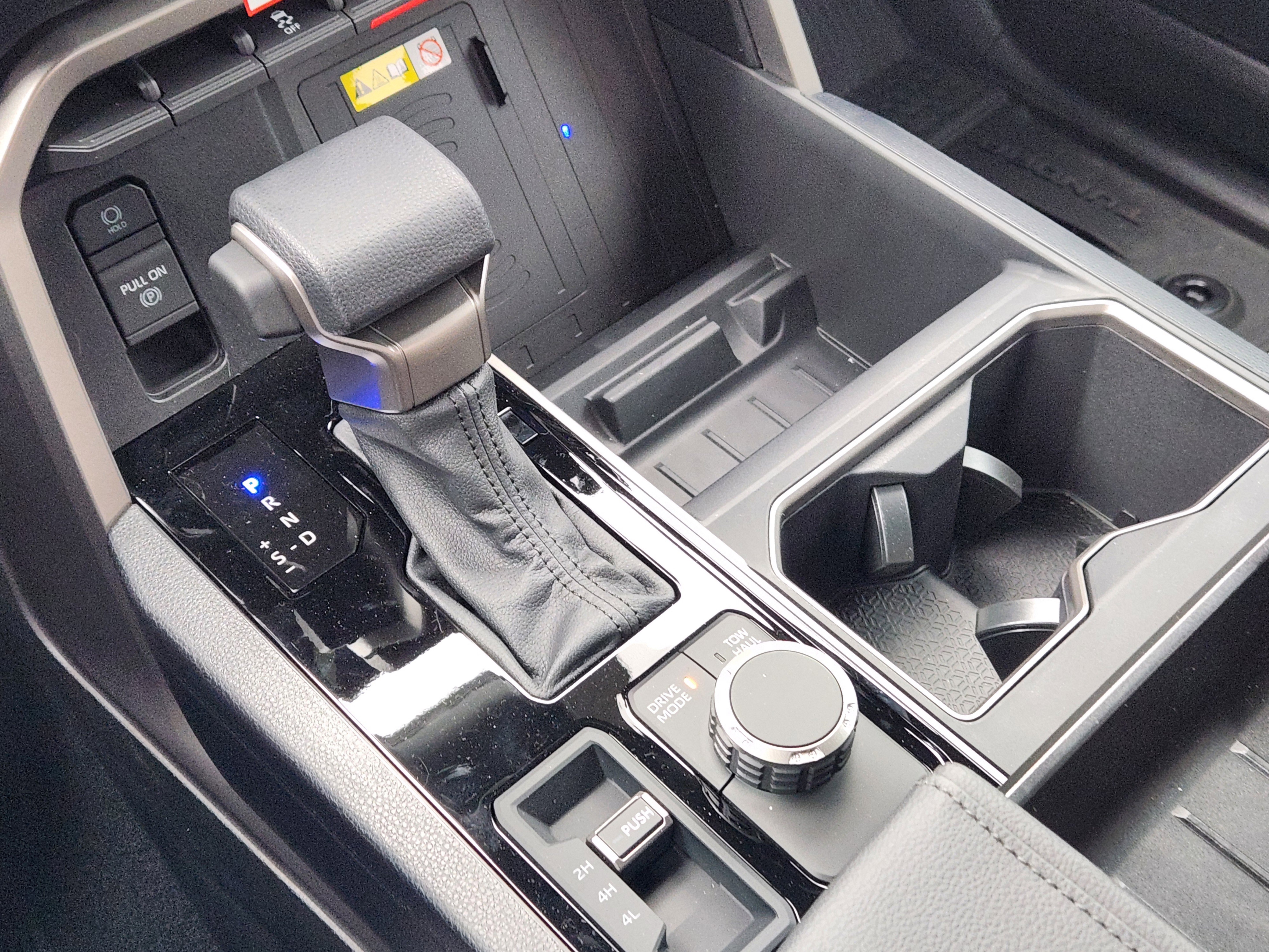 Vehicle image 17 of 24