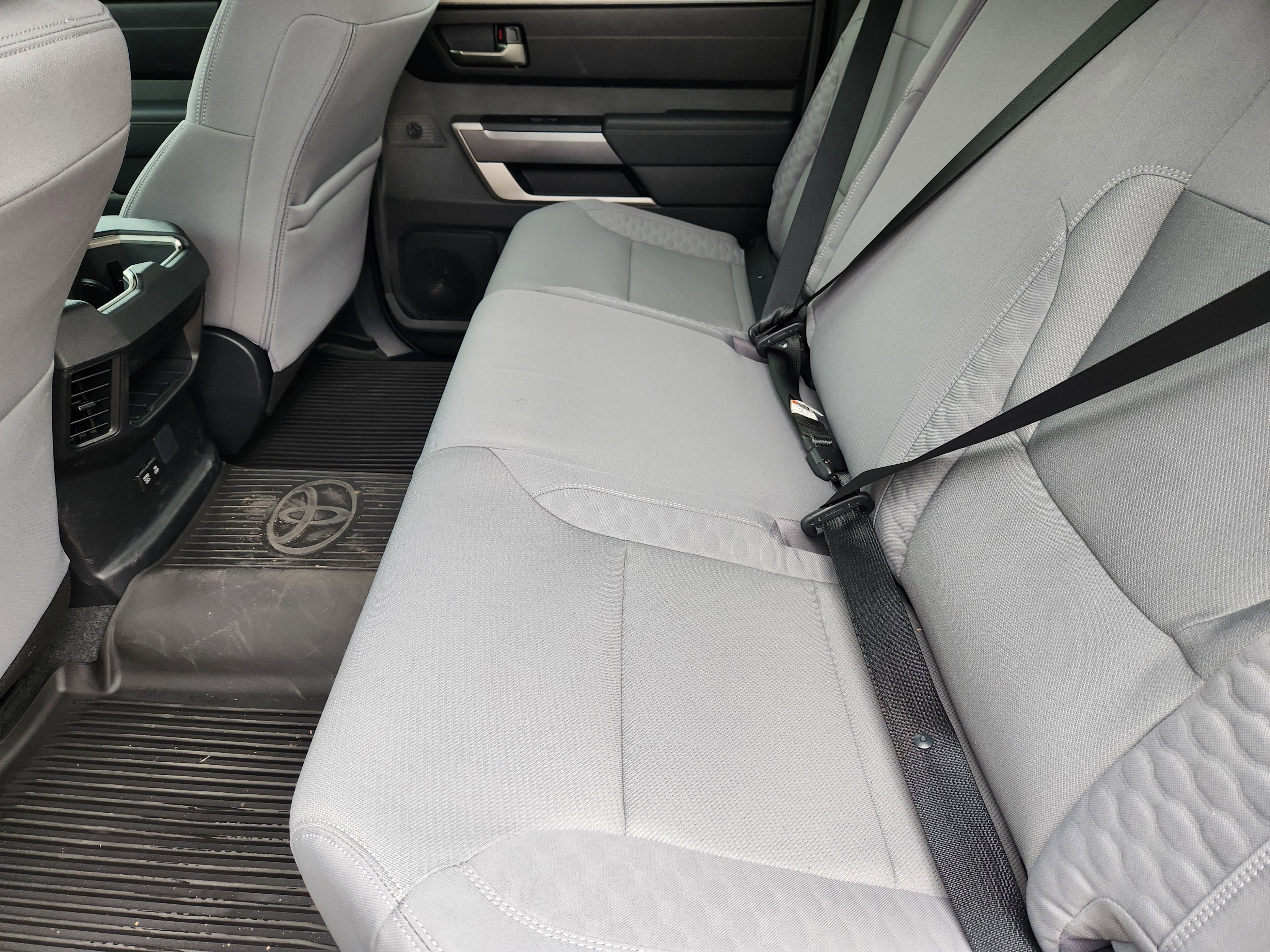 Vehicle image 22 of 24