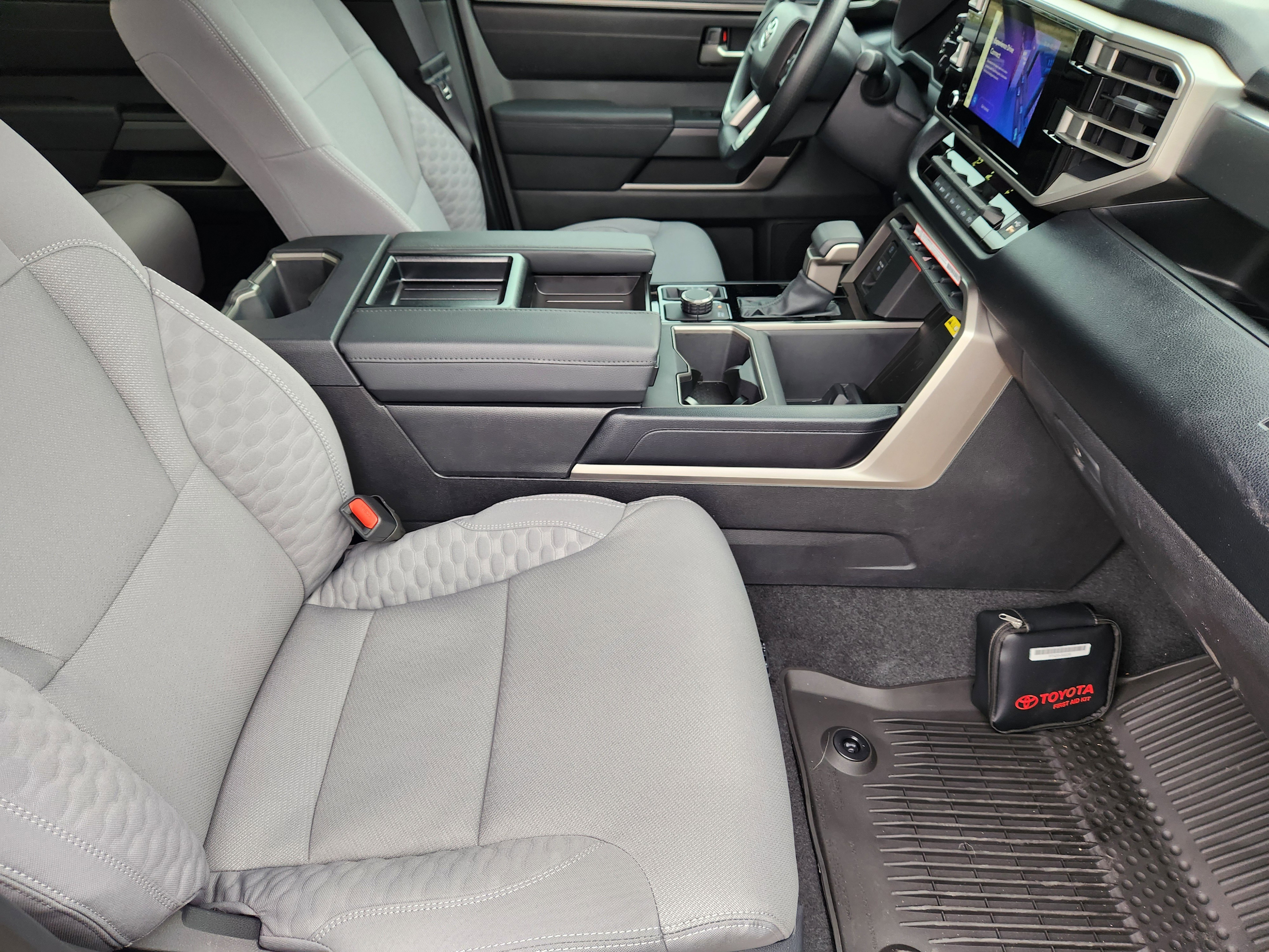 Vehicle image 11 of 24