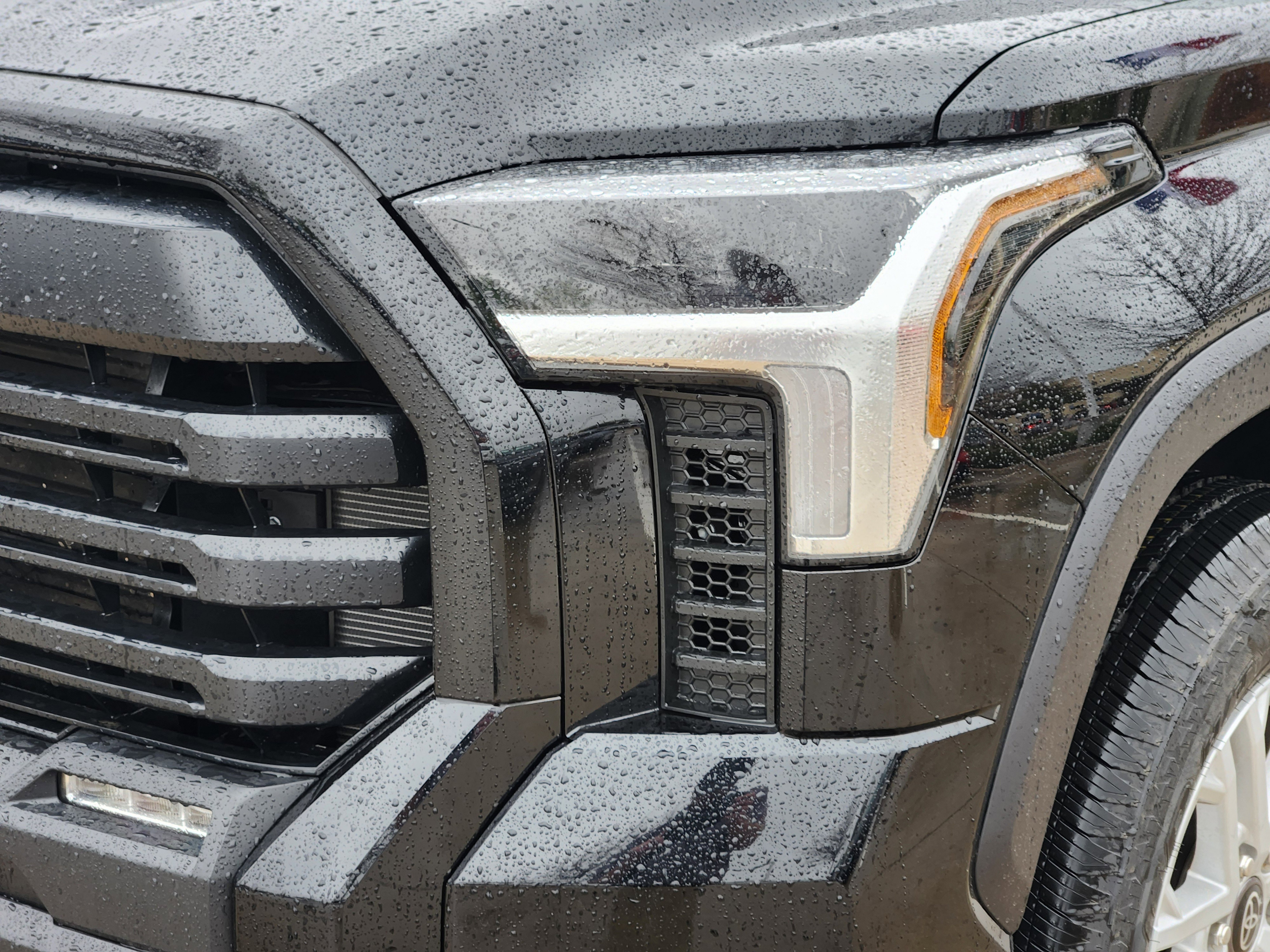 Vehicle image 6 of 24