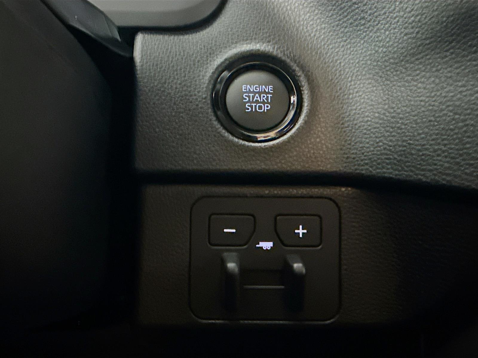 Vehicle image 31 of 46