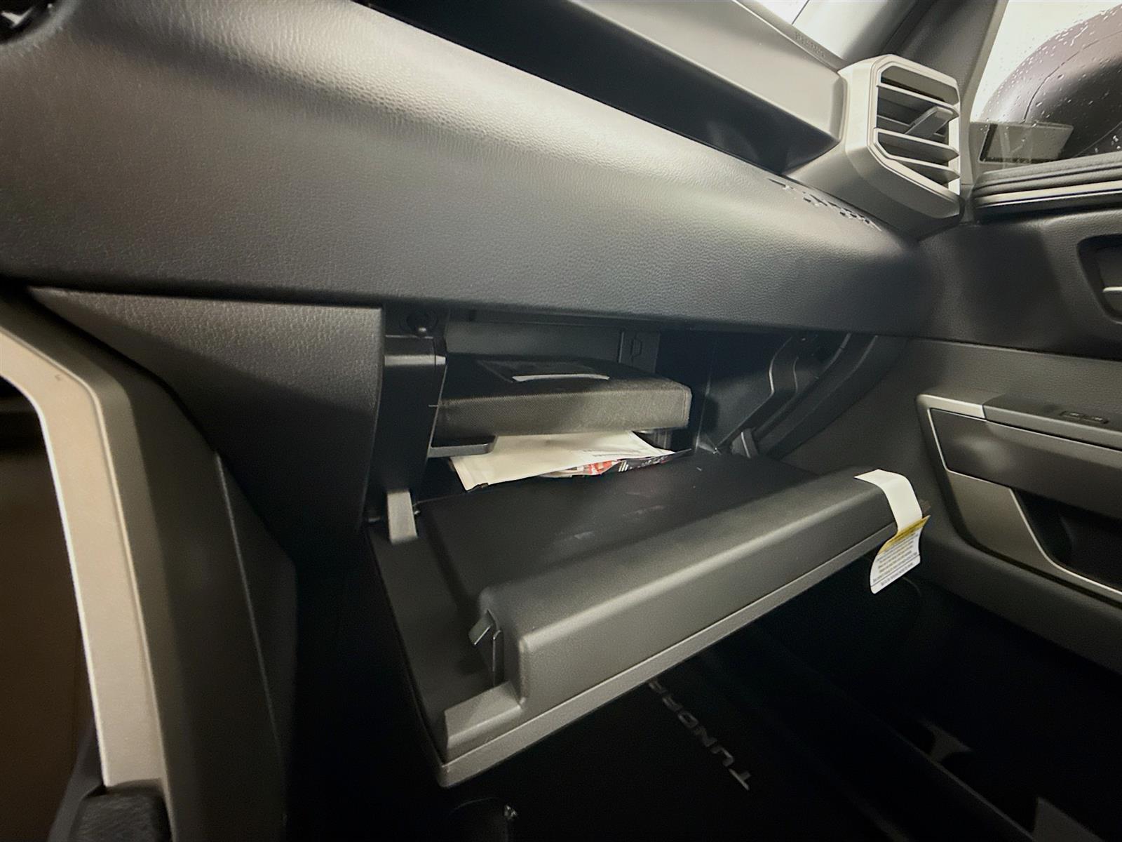 Vehicle image 34 of 46