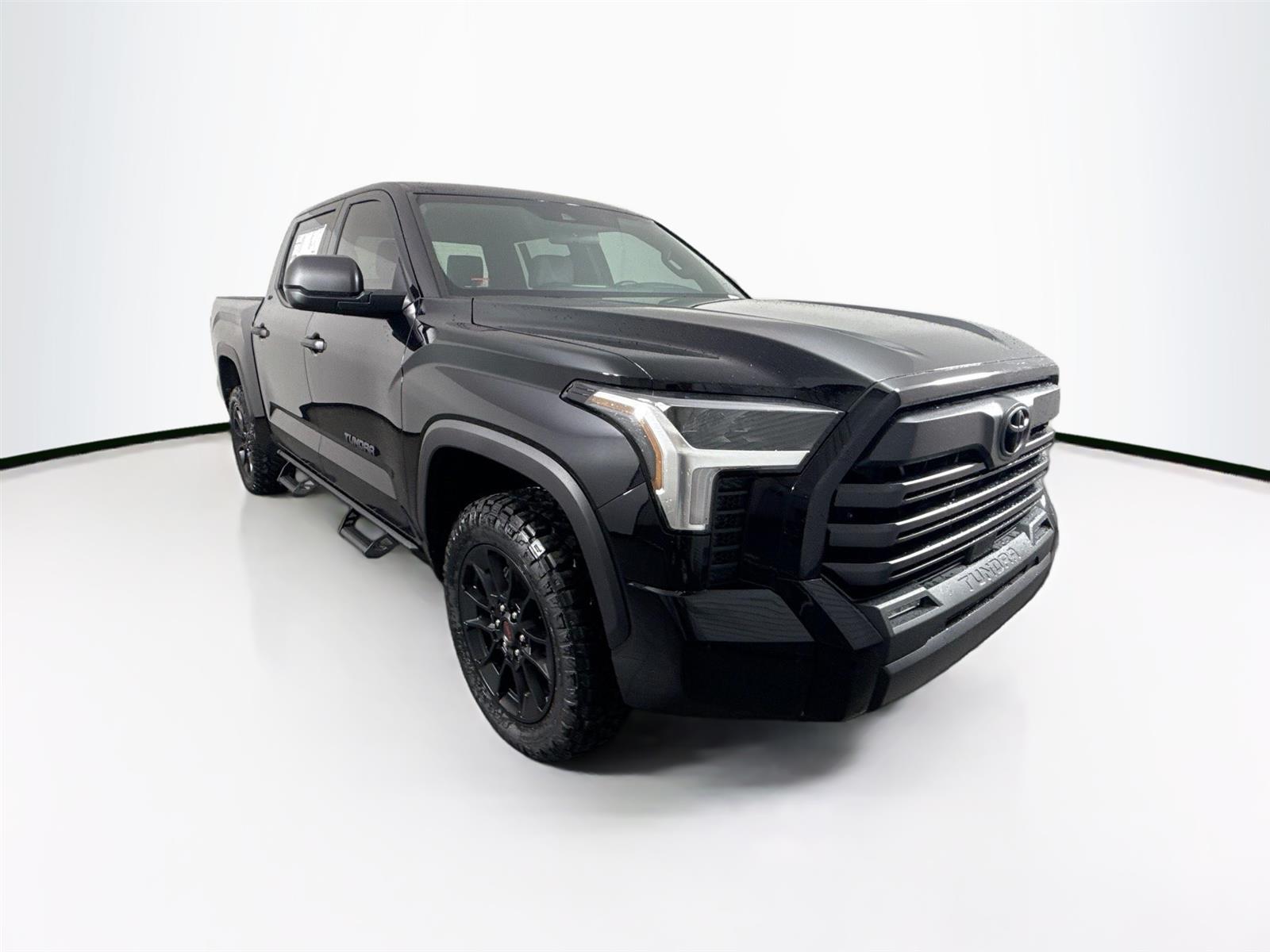 Vehicle image 4 of 46
