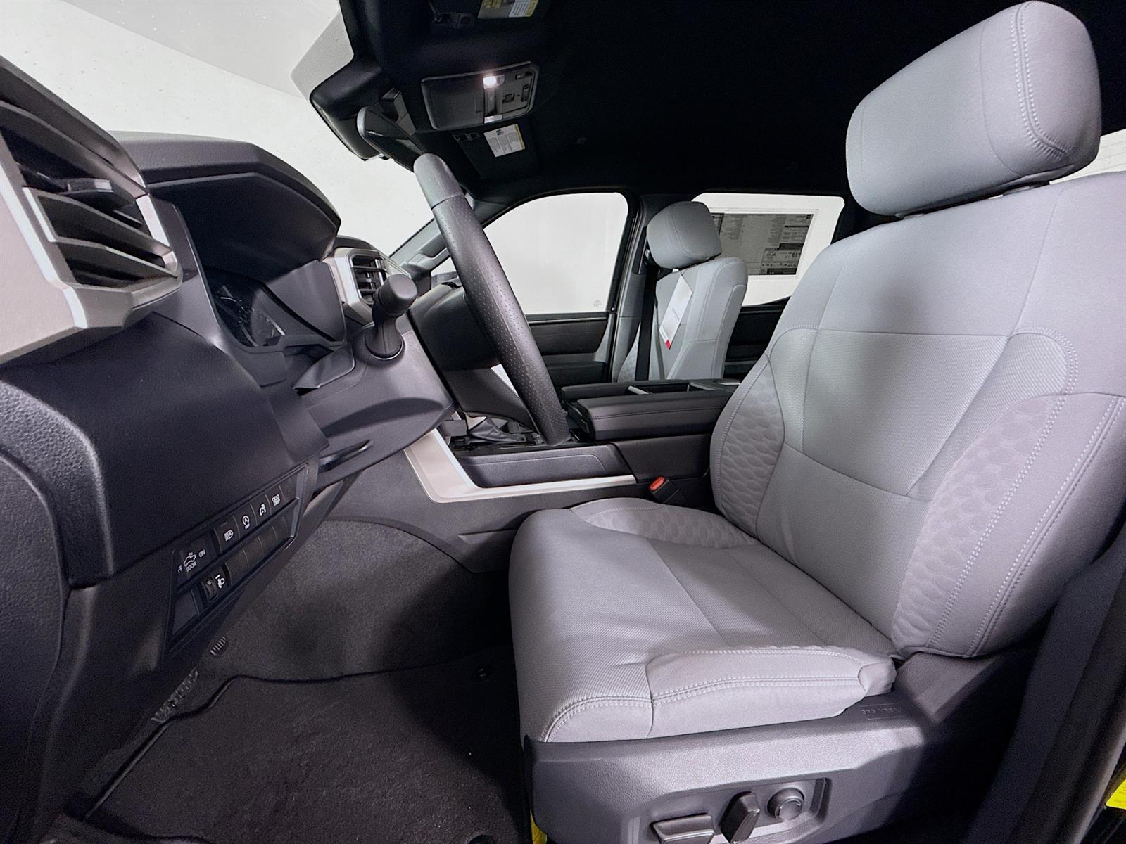 Vehicle image 15 of 46