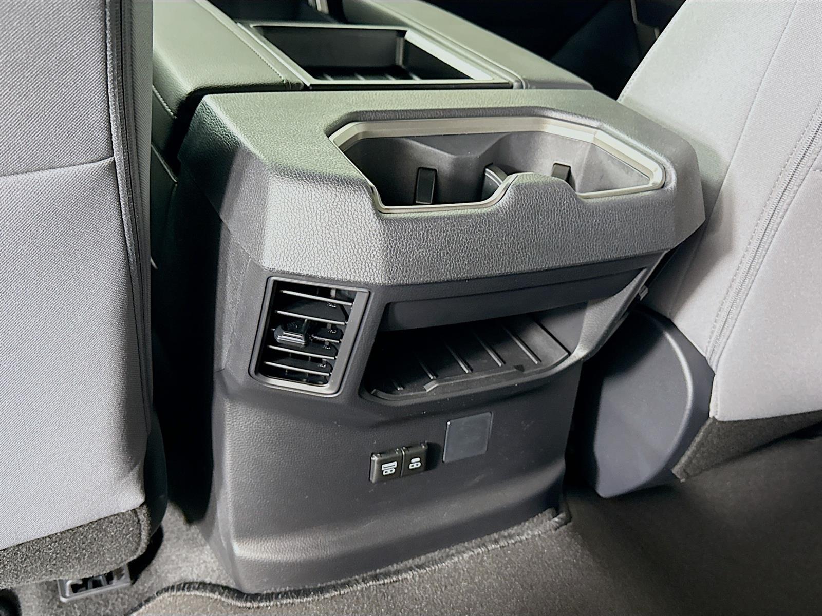 Vehicle image 41 of 46