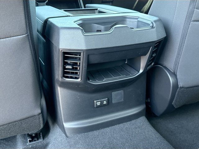 Vehicle image 27 of 35
