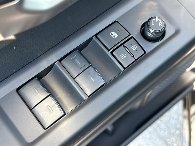 Vehicle image 26 of 35