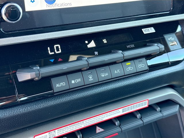 Vehicle image 31 of 35