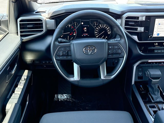 Vehicle image 17 of 35