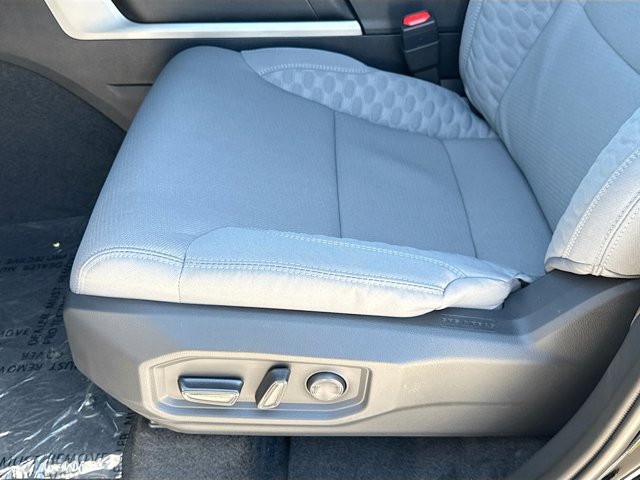 Vehicle image 28 of 35
