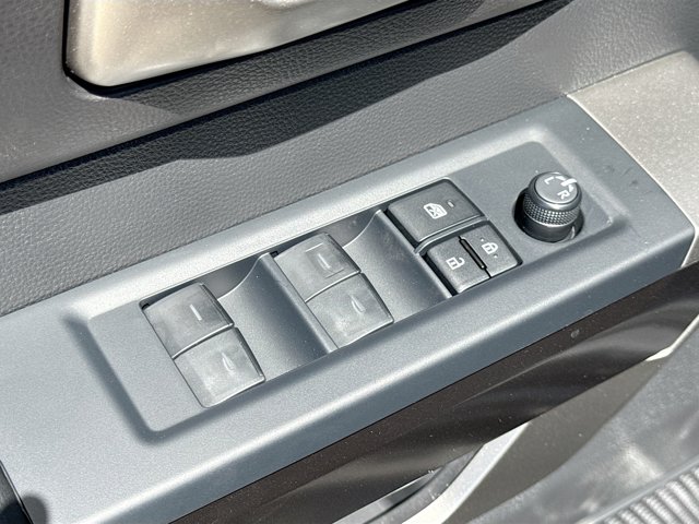 Vehicle image 29 of 35