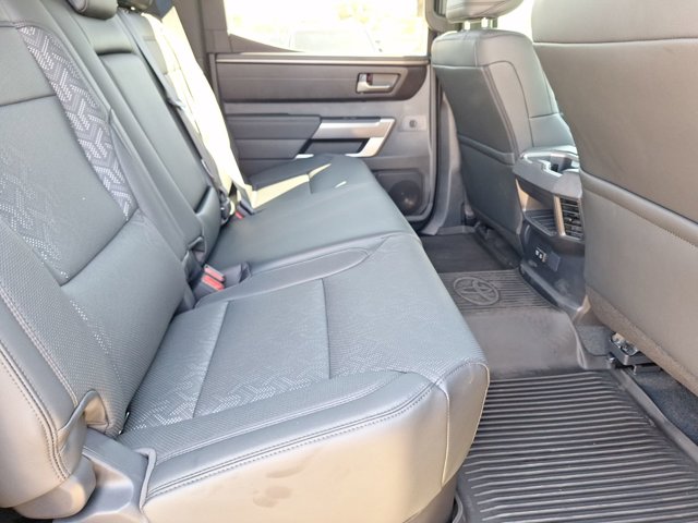 Vehicle image 32 of 35