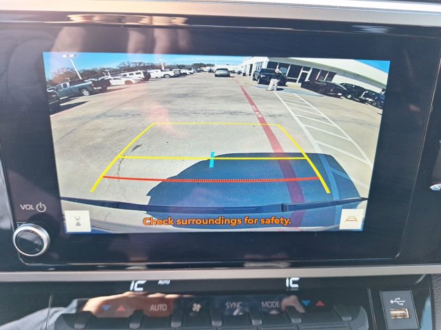 Vehicle image 27 of 35