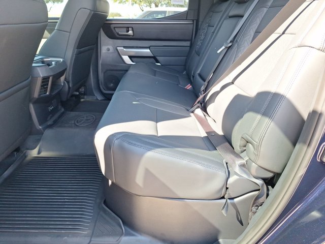 Vehicle image 31 of 35
