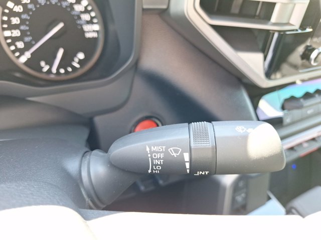Vehicle image 25 of 35