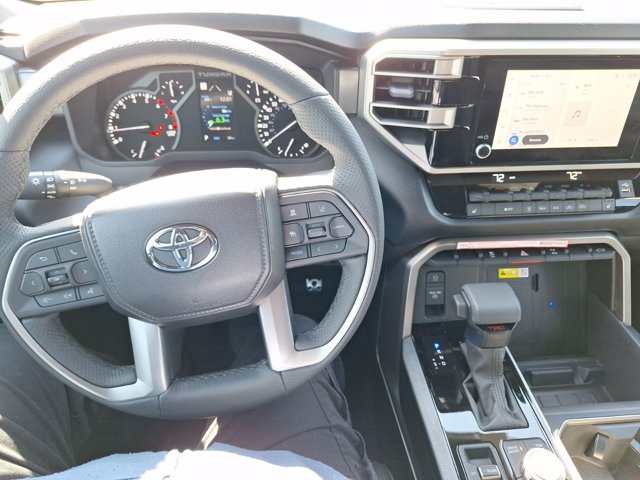 Vehicle image 21 of 35