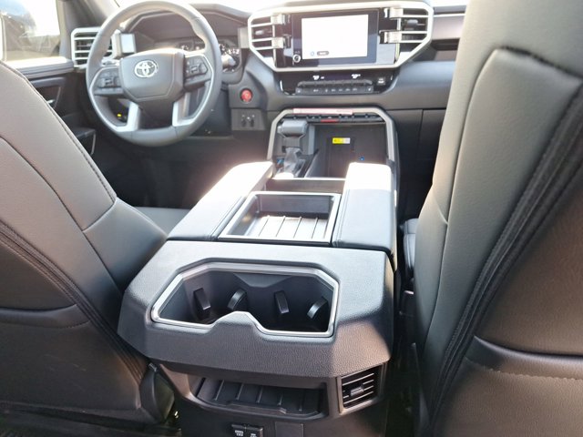 Vehicle image 33 of 35