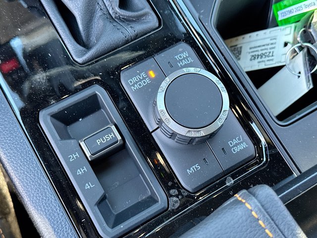 Vehicle image 28 of 40