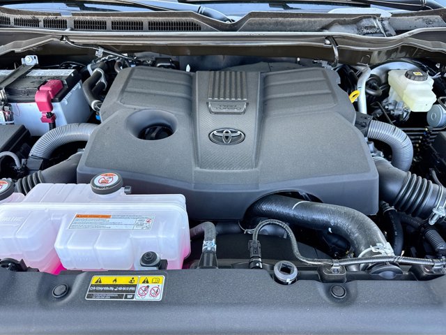 Vehicle image 37 of 40