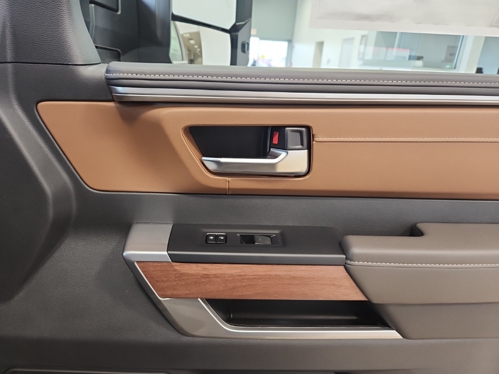 Vehicle image 19 of 29