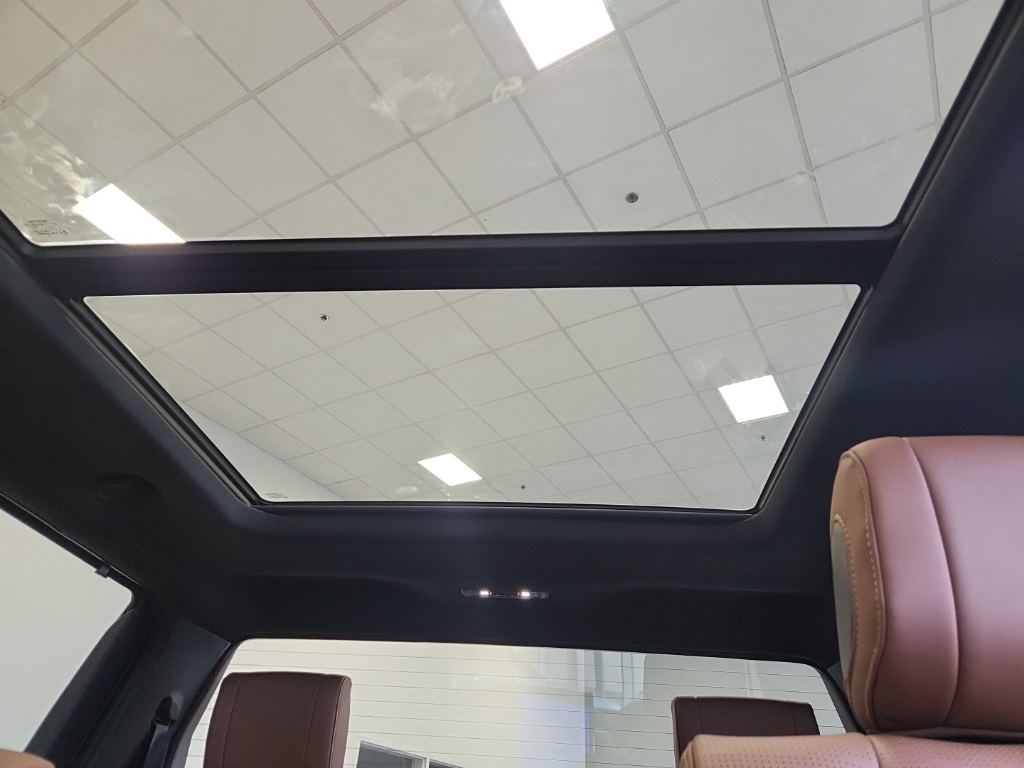 Vehicle image 12 of 29
