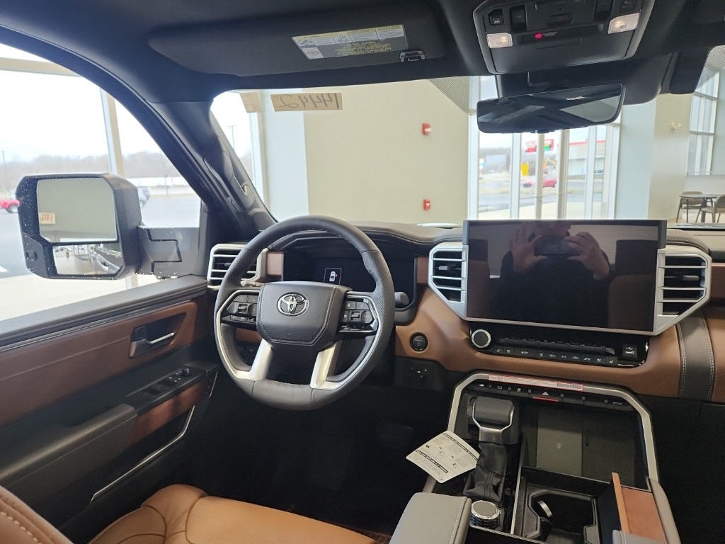 Vehicle image 16 of 29