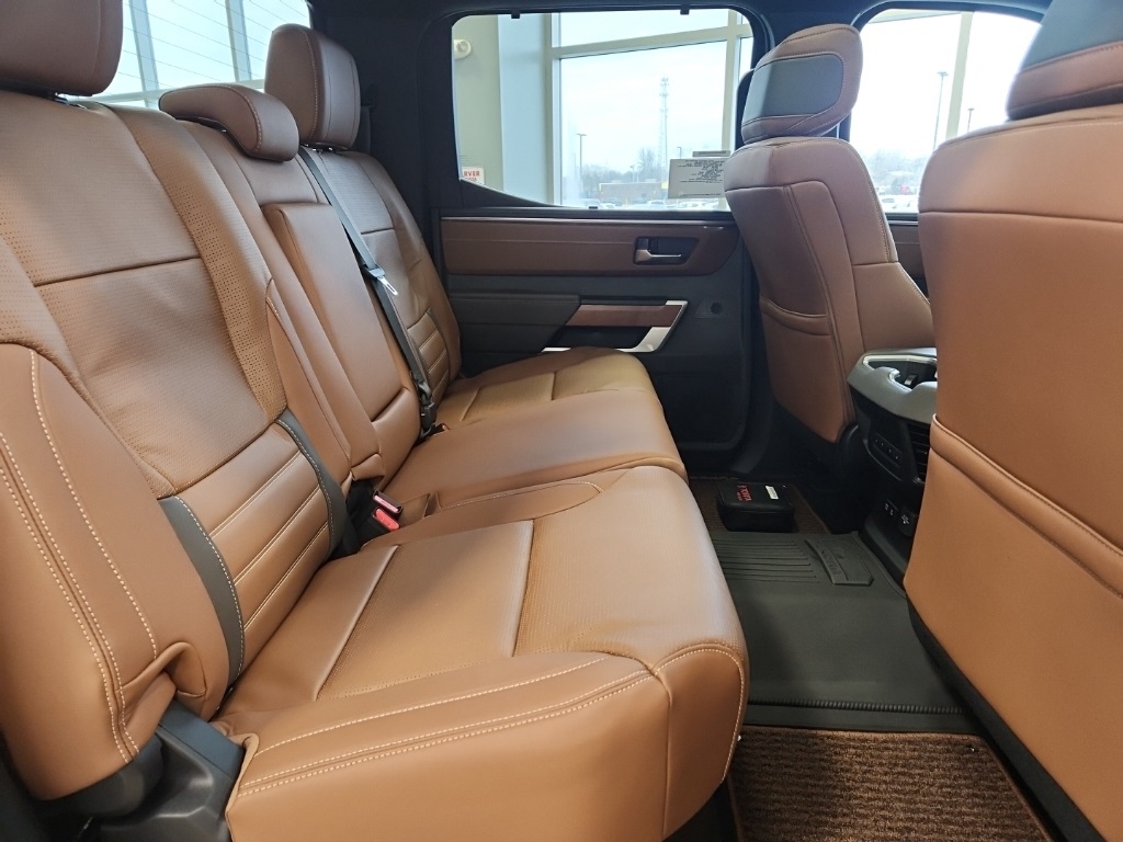 Vehicle image 15 of 29