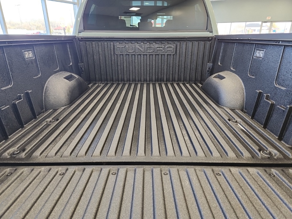 Vehicle image 14 of 29