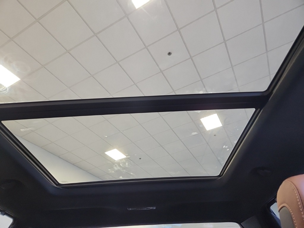 Vehicle image 12 of 29