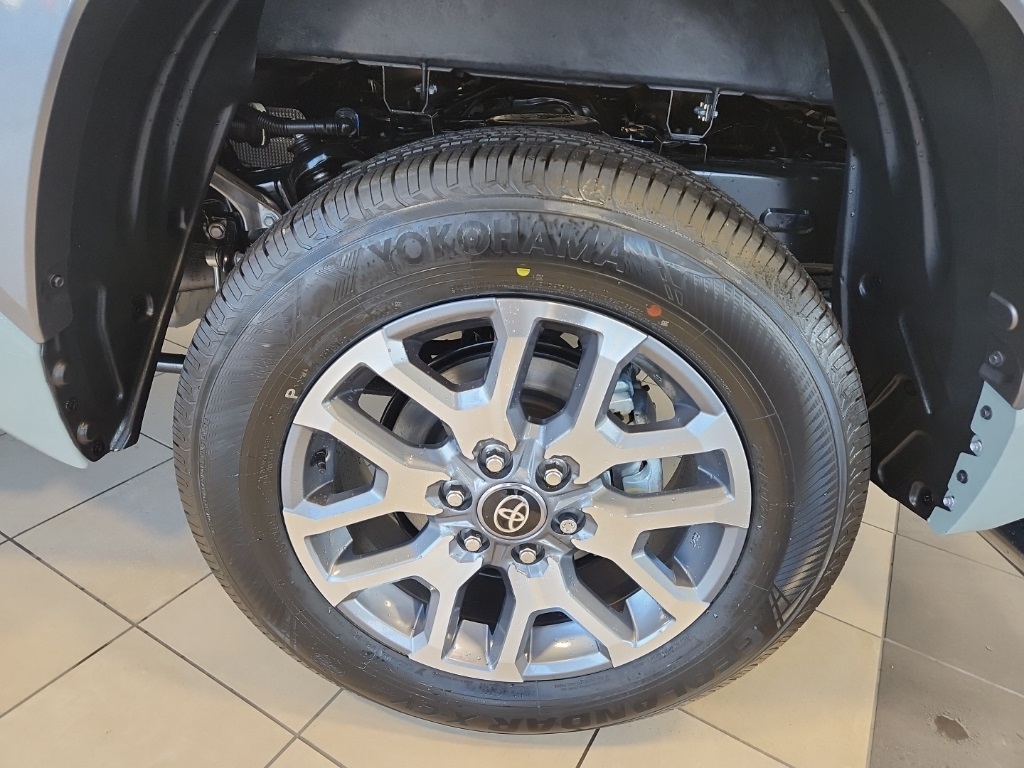 Vehicle image 9 of 29