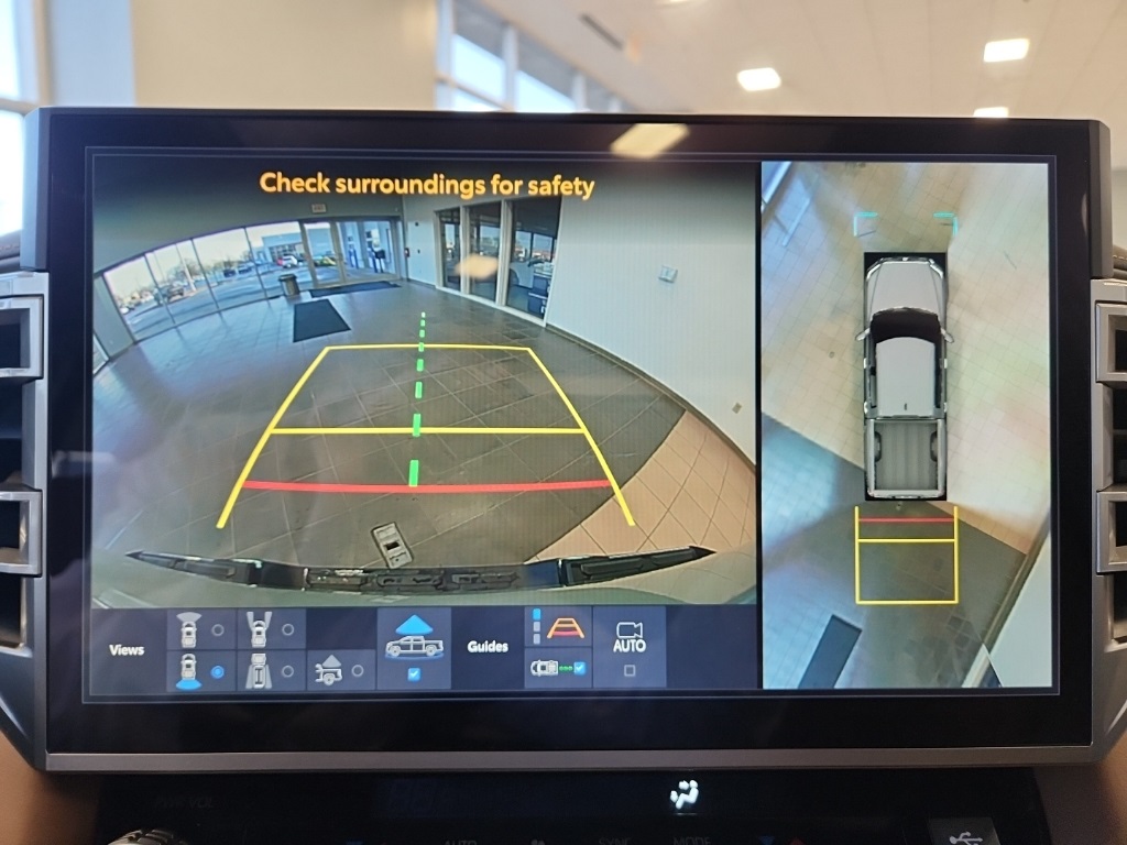 Vehicle image 28 of 29