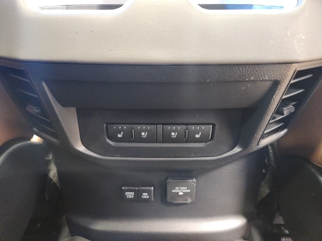 Vehicle image 18 of 29