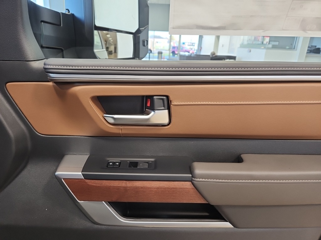 Vehicle image 19 of 29
