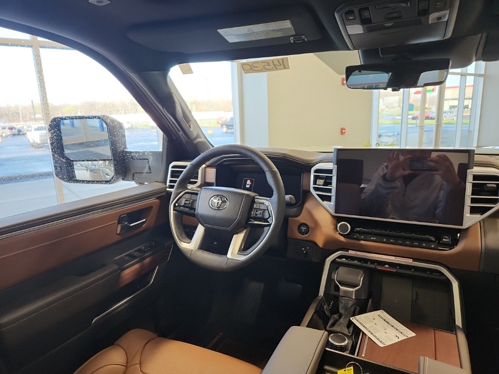Vehicle image 16 of 29