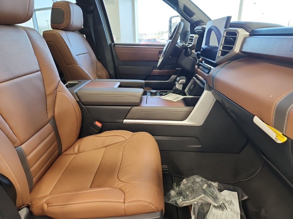 Vehicle image 20 of 29