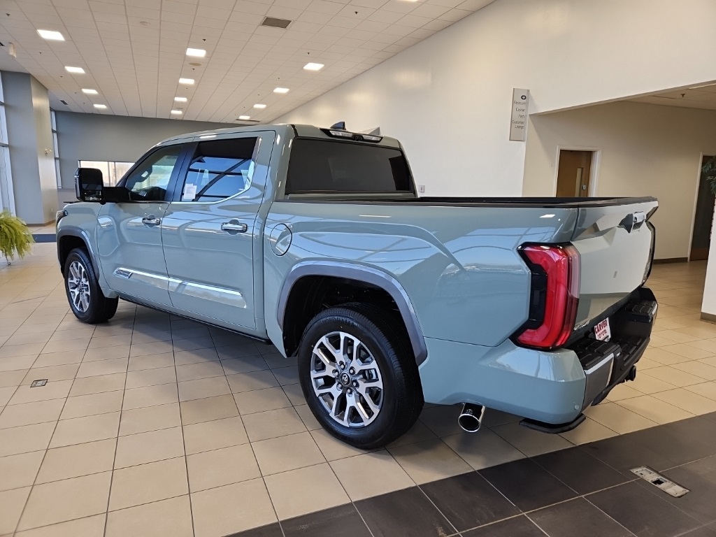 Vehicle image 8 of 29