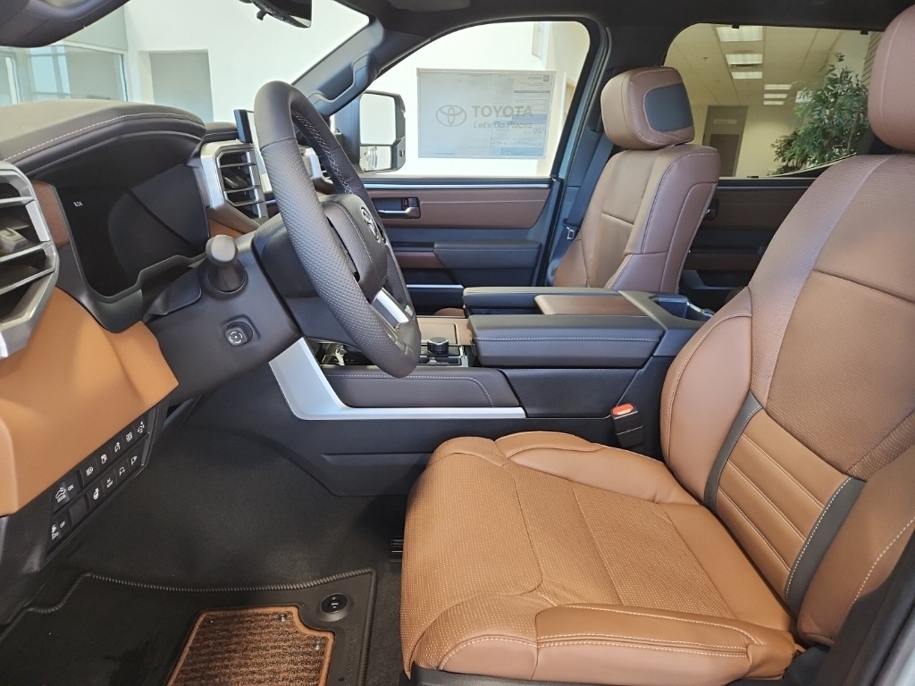 Vehicle image 11 of 29
