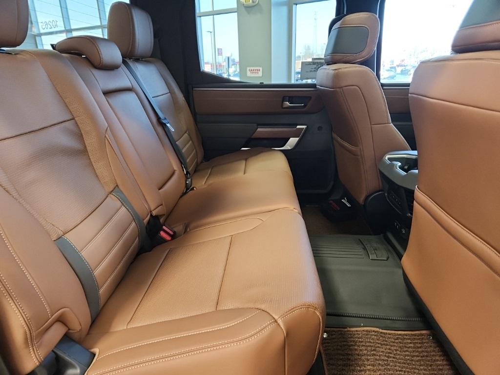 Vehicle image 15 of 29