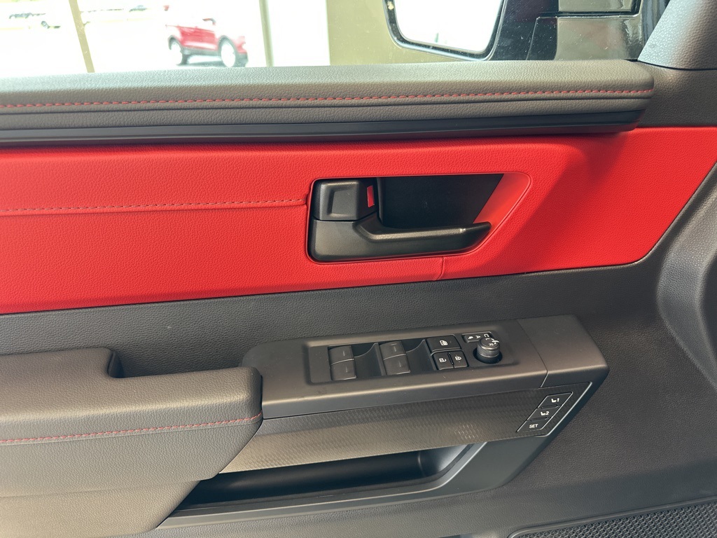 Vehicle image 10 of 30