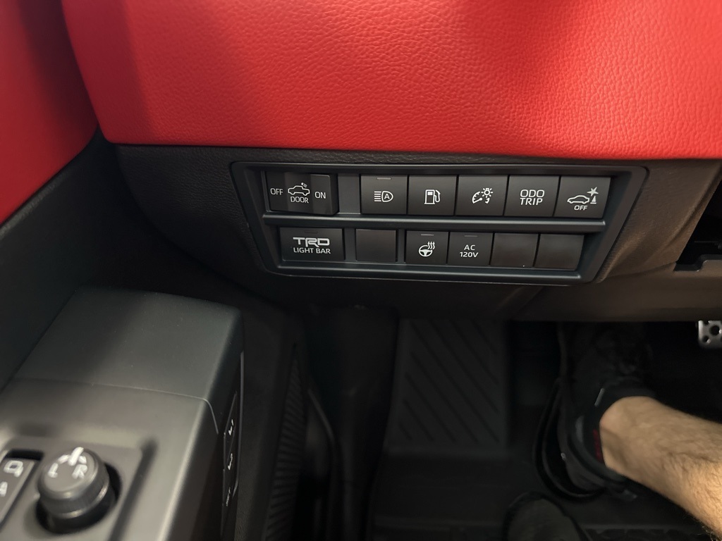 Vehicle image 24 of 30