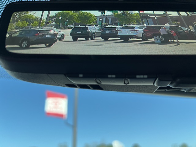 Vehicle image 27 of 35