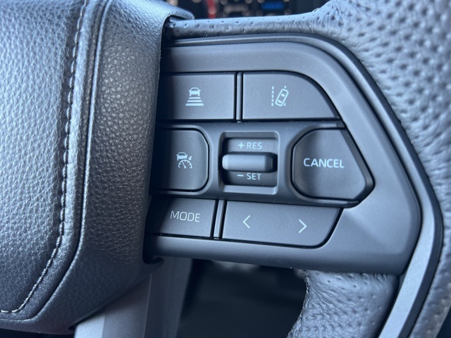 Vehicle image 21 of 35