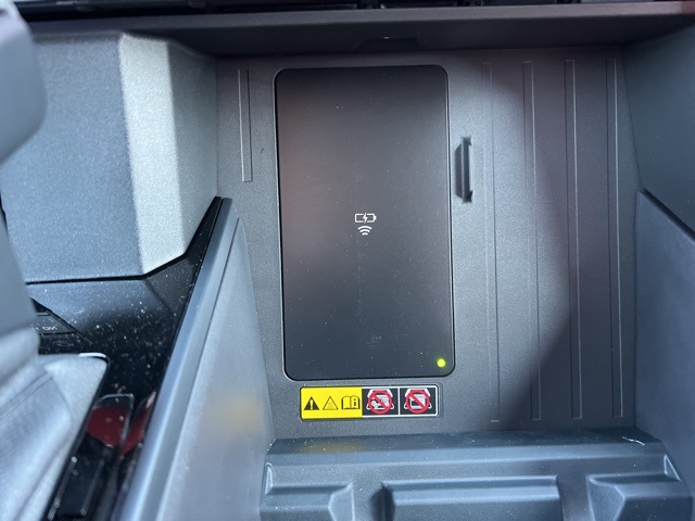 Vehicle image 33 of 35