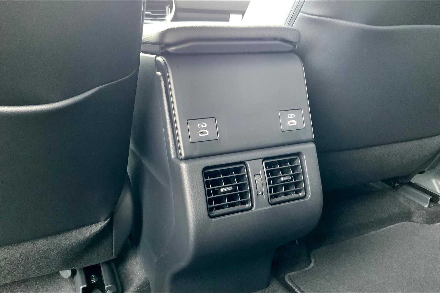 Vehicle image 16 of 22