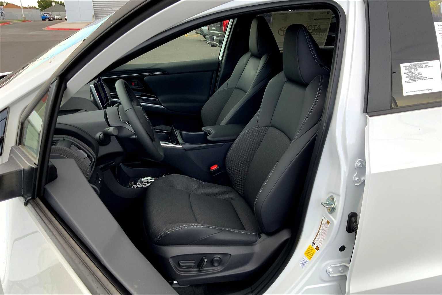 Vehicle image 9 of 22